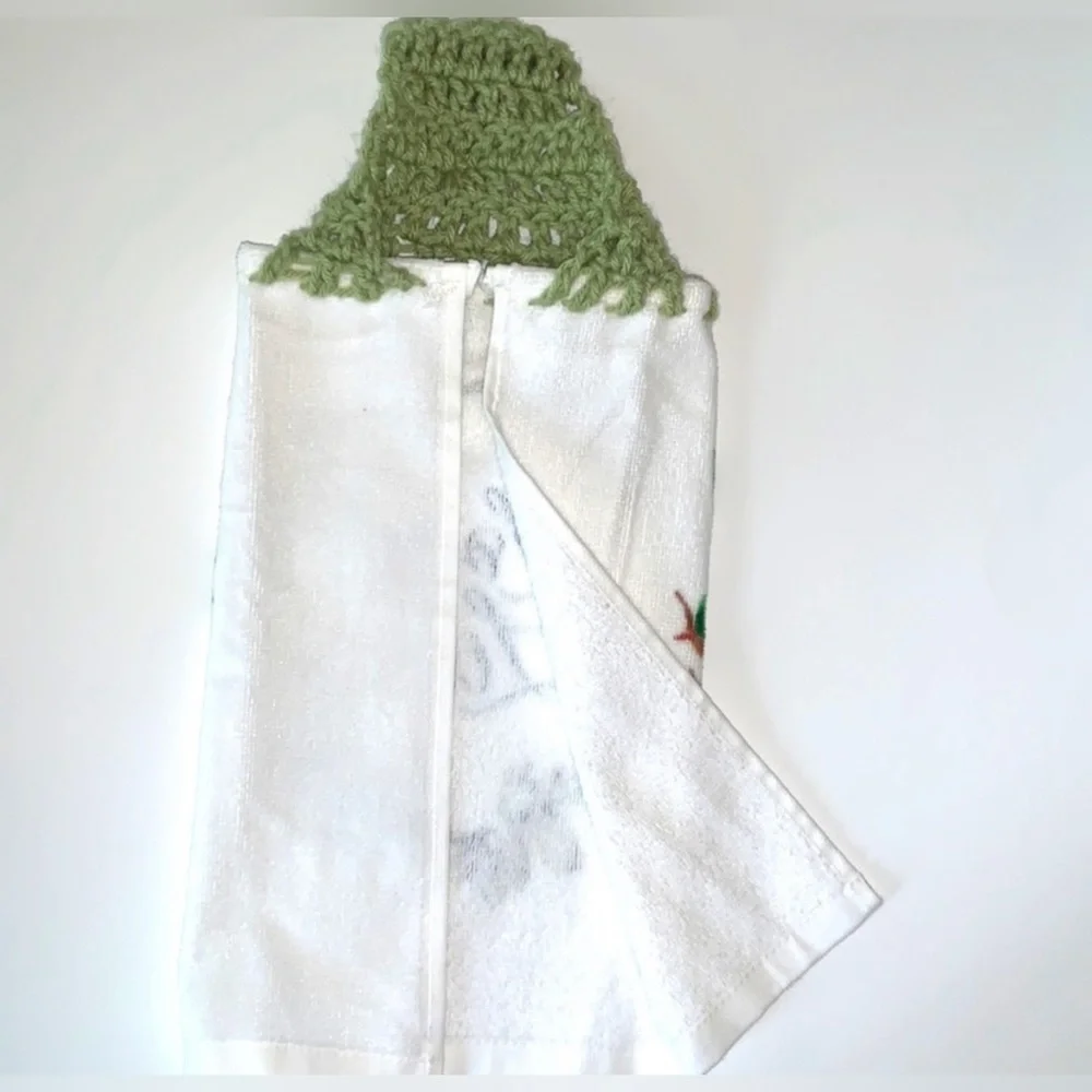 HAND CRAFTED Colorful Crocheted Top Hanging Kitchen or Bathroom Hand Towels - Picture 7 of 7